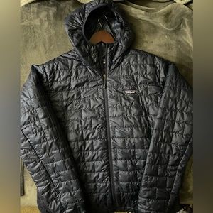 Patagonia Men’s Navy Blue Nano Puff Hoody (New). Size XL.